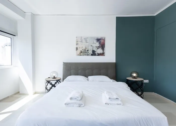 Hip And Fun Apt A